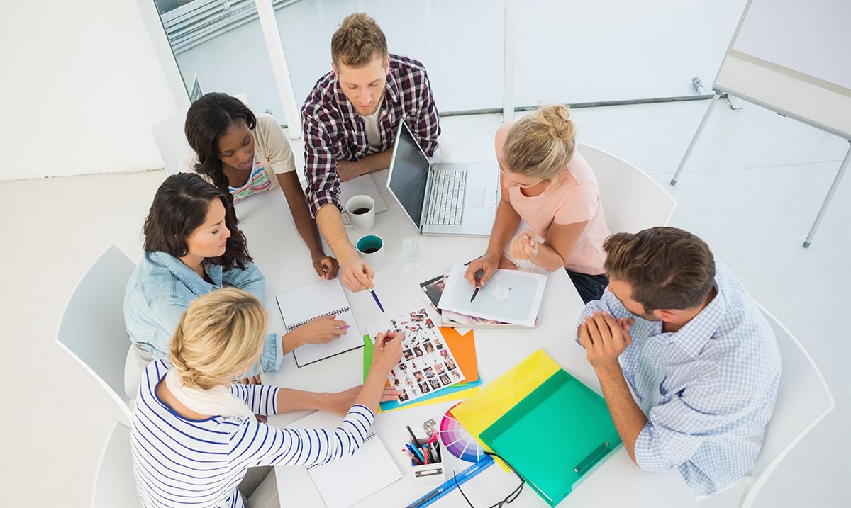 <h6>Agency or In House? Benefits of Hiring a Marketing Agency</h6> Thumbnail