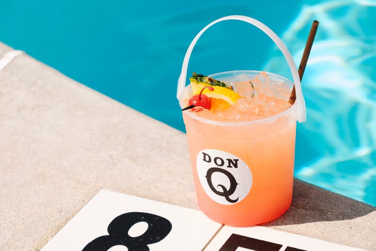 Molly Pitcher - Rum Bucker by the pool